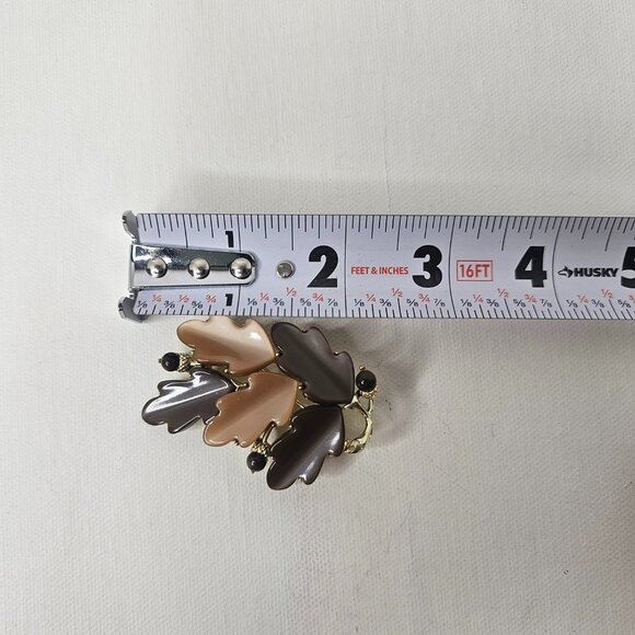 Lisner Oak Leaf Acorns brooch Dark Light Brown Gold Tone Metal Autumn Fall Pin - Picture 7 of 7